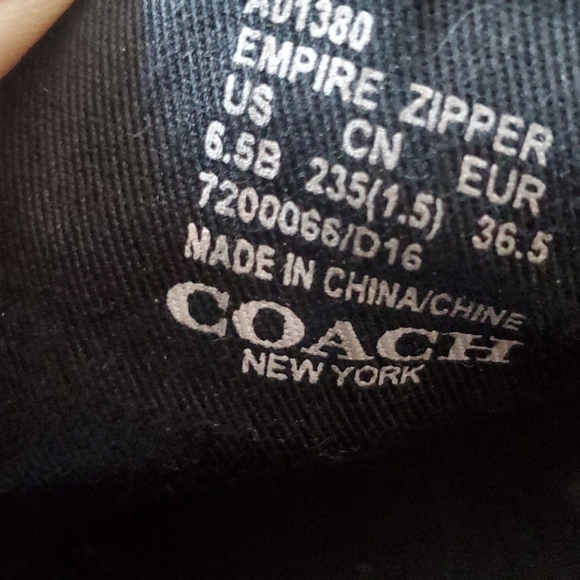 Coach leather ladies shoes - Picture 7 of 7